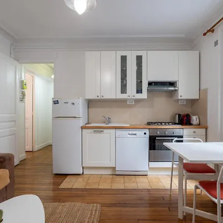 Apartment Quiet Retreat In The Heart Of Paris