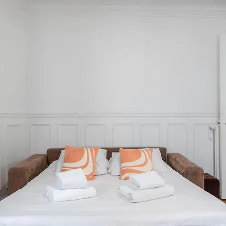Quiet Retreat In The Heart Of Apartment *