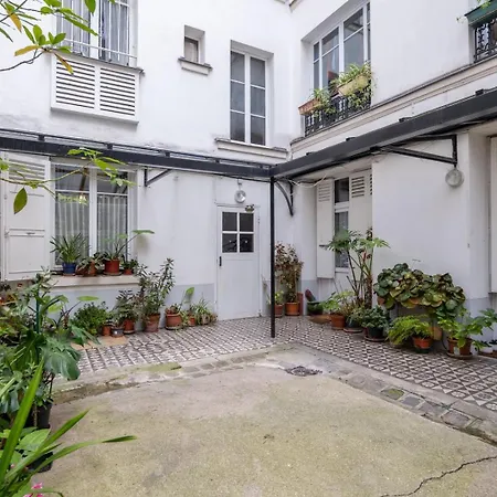 Quiet Retreat In The Heart Of Apartment Paris